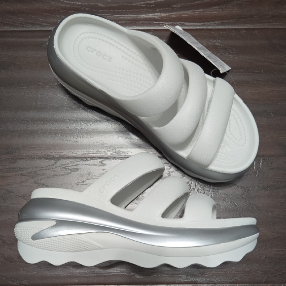 Crocs Mega Crush Metallic Triple Strap - Moonlight/Silver- Size 8 Women (6 Men) - Picture 2 of 8